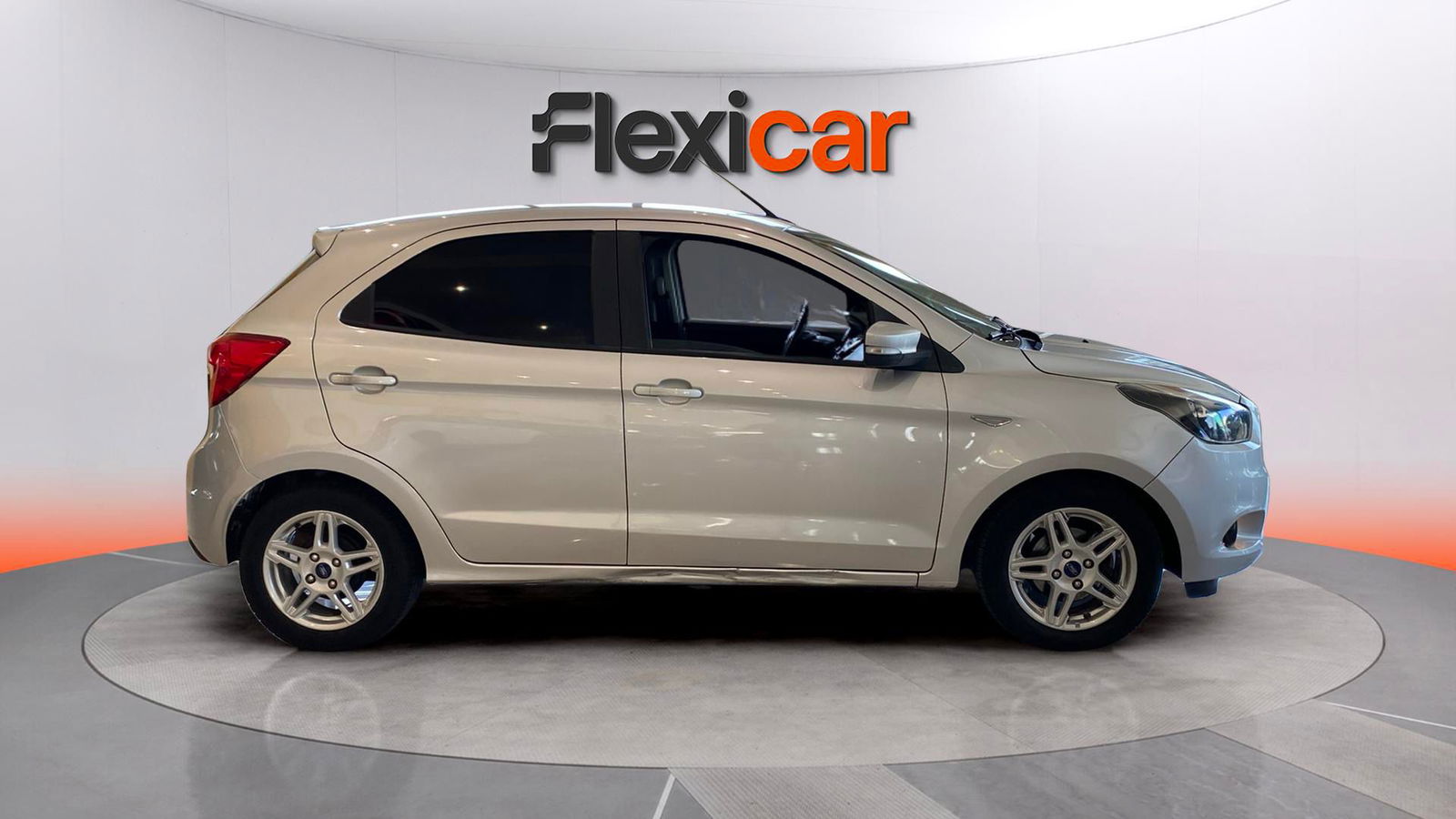 https://cdn-flexicar.caraffinity.it/public_appraisal_images_pro/images/stock/174675/c2wCGidlKS__WhatsApp Image 2025-08-13 at 16.17.07 (1).jpeg